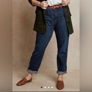 Banana Republic Curvy Straight Jeans size 29/8.
